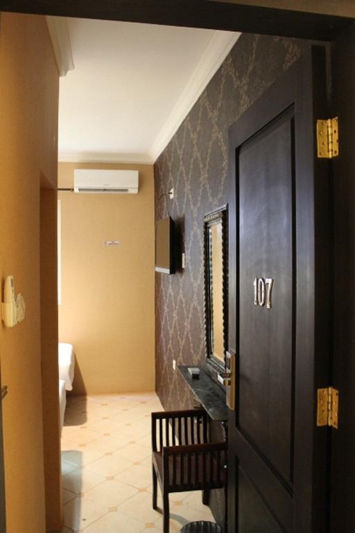 Twins Hotel Yakarta Exterior foto