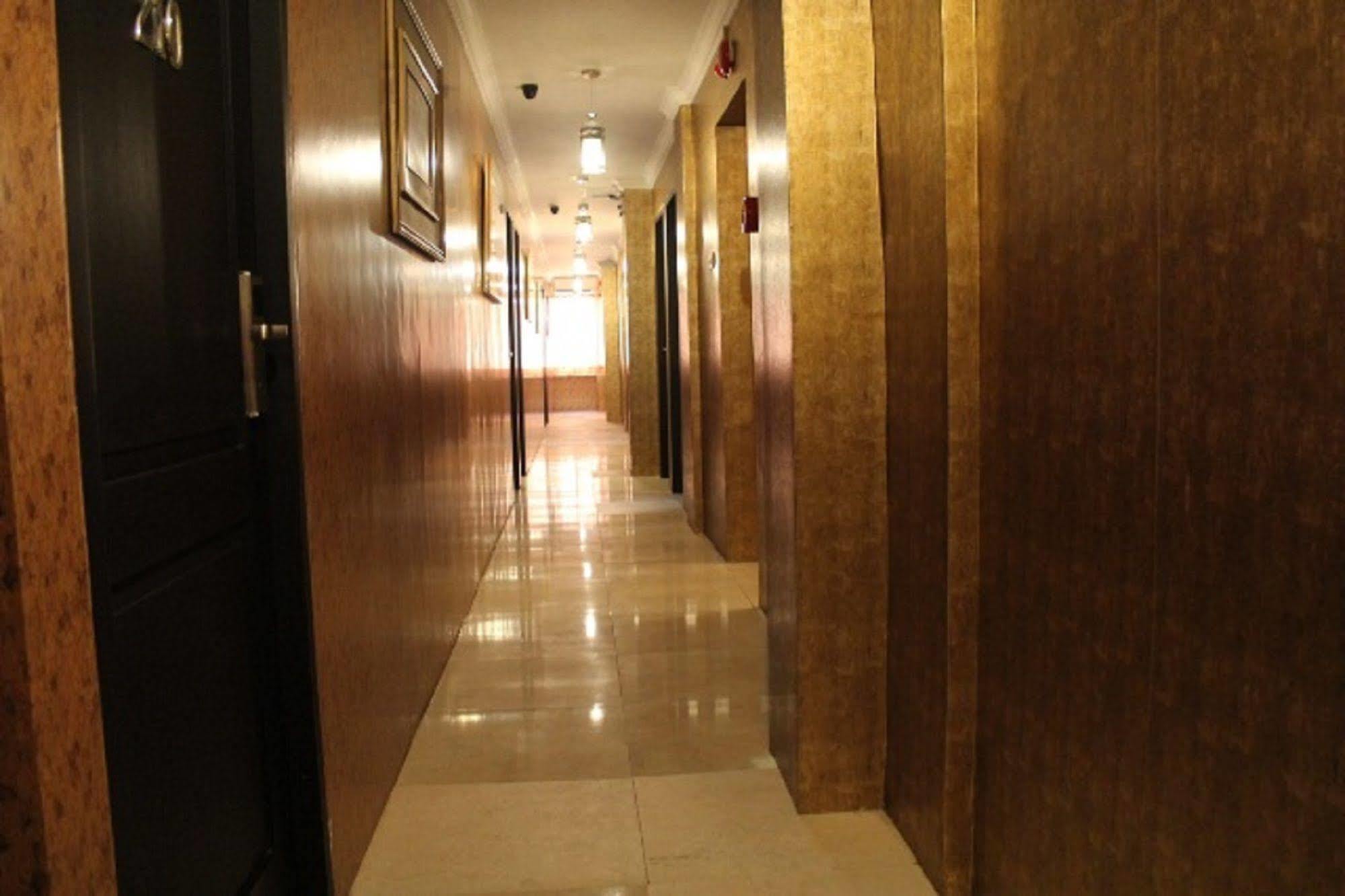 Twins Hotel Yakarta Exterior foto